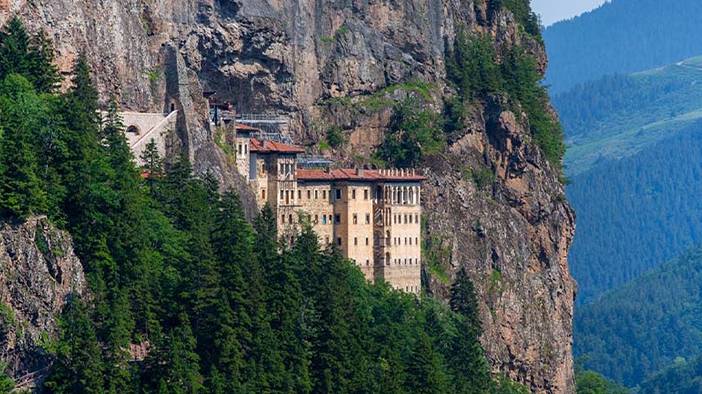 Görenleri şaşkına çeviren ilginç mimari yapılar 10